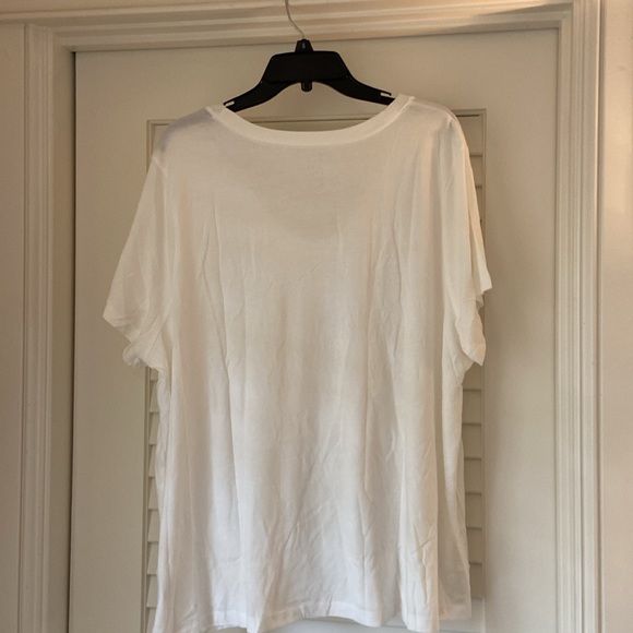 NWT white scoop neck tee - Picture 2 of 2